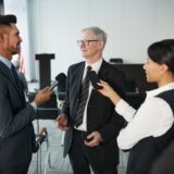 Cum scrii un comunicat de presă eficient: structura folosită de jurnaliști