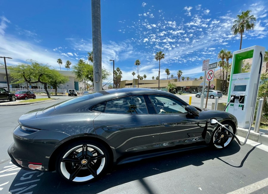 Photo electric cars